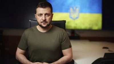 ウクライナ軍、ゼレンスキーの辞任を要求